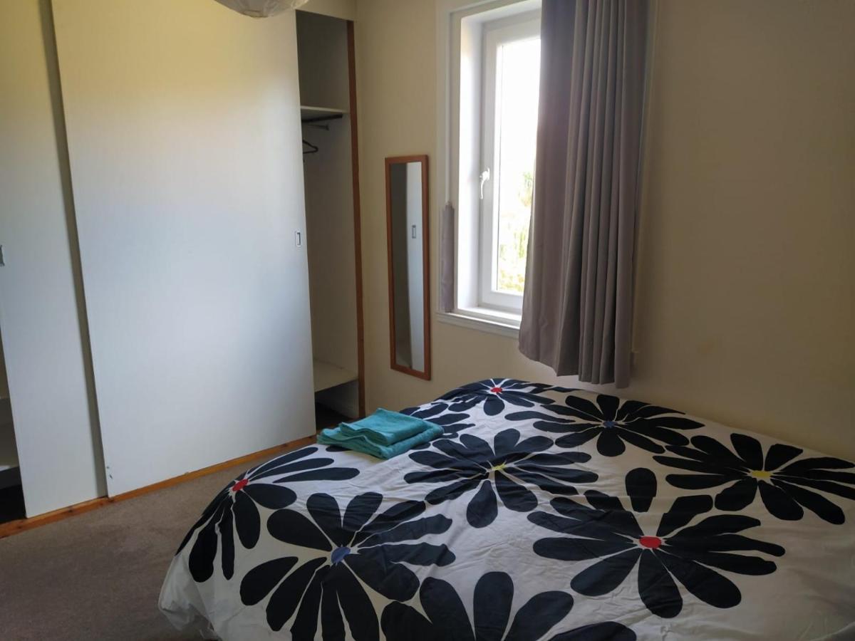 Self Catering 2 Bedroom Flat, Frequent Buses, 1-Minute Walk To Bus Stop, 20 Minutes To City Center إدنبرة المظهر الخارجي الصورة